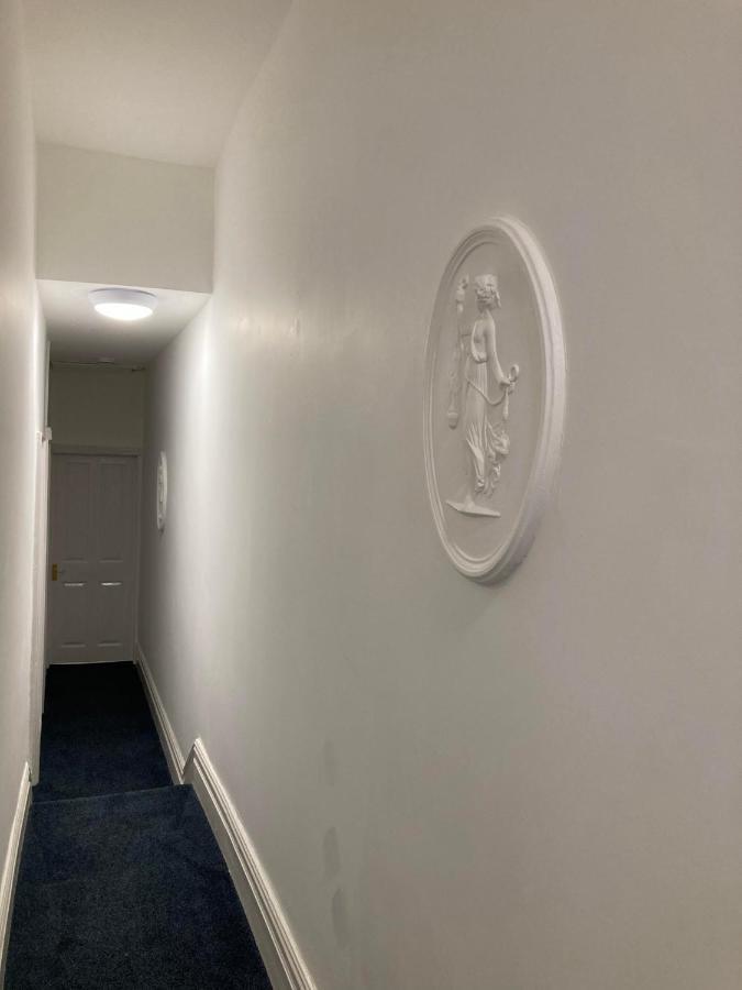 Agapi Apartment - Sea View Sleeps Ten Blackpool Esterno foto
